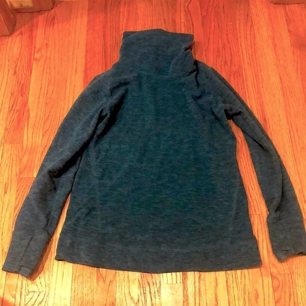 Tek Gear mock turtleneckāgreen and black shirt